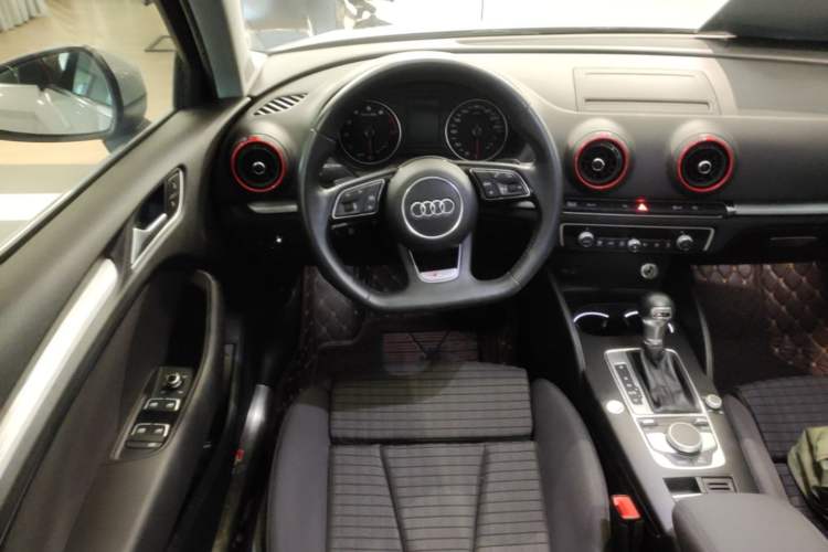 Used Audi A3 2020 Limousine 35 TFSI Sporty Version China VI Steering Wheel