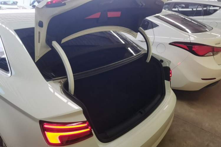 Used Audi A3 2020 Limousine 35 TFSI Ambition China VI Trunk