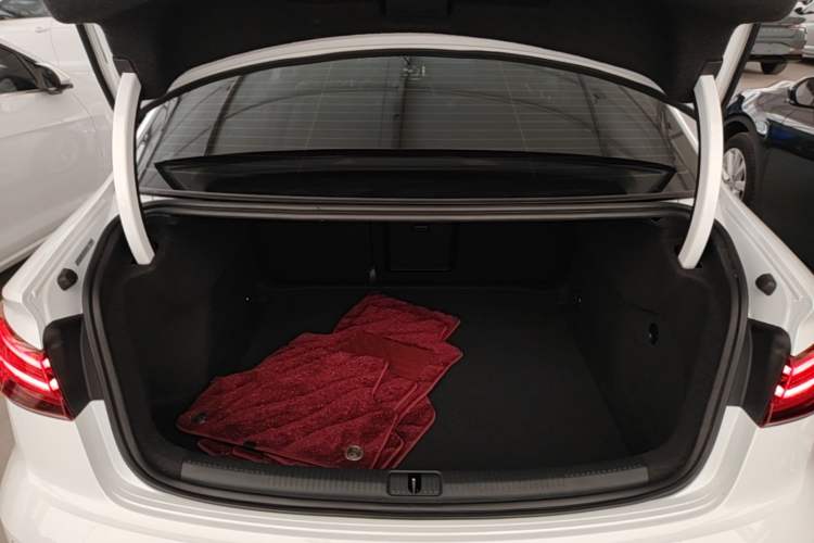 Used Audi A3 2020 Limousine 35 TFSI Fashion Edition China VI Emission Standard Trunk