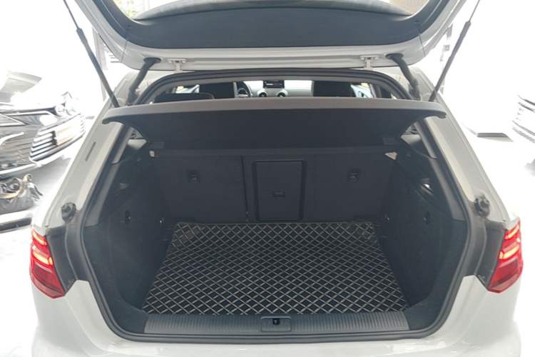 Used Audi A3 2020 Restyled Sportback 35 TFSI Entry-Level China VI Emission Standard Trunk