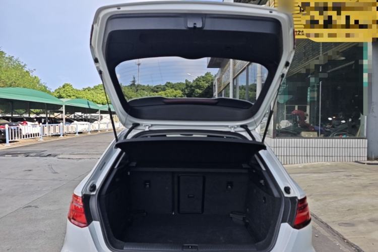 Used Audi A3 2020 Sportback 35 TFSI Fashion Edition China VI Emission Standard Trunk