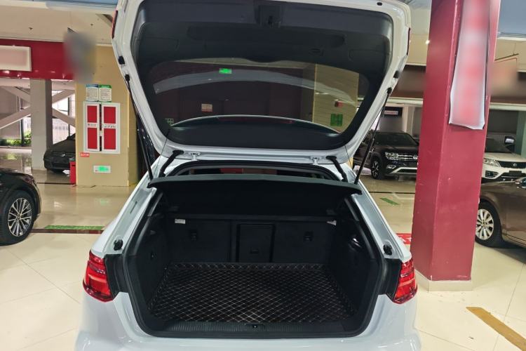Used Audi A3 2020 Restyled Sportback 35 TFSI Entry-Level China VI Emission Standard Trunk