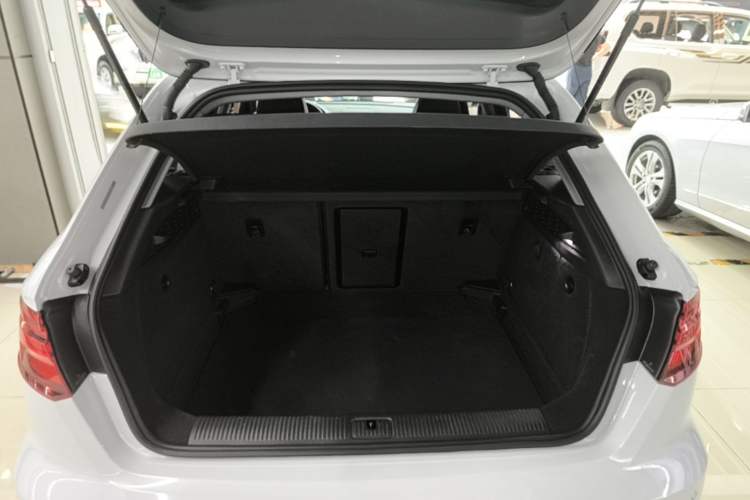 Used Audi A3 2020 Sportback 35 TFSI Fashion Edition China VI Emission Standard Trunk