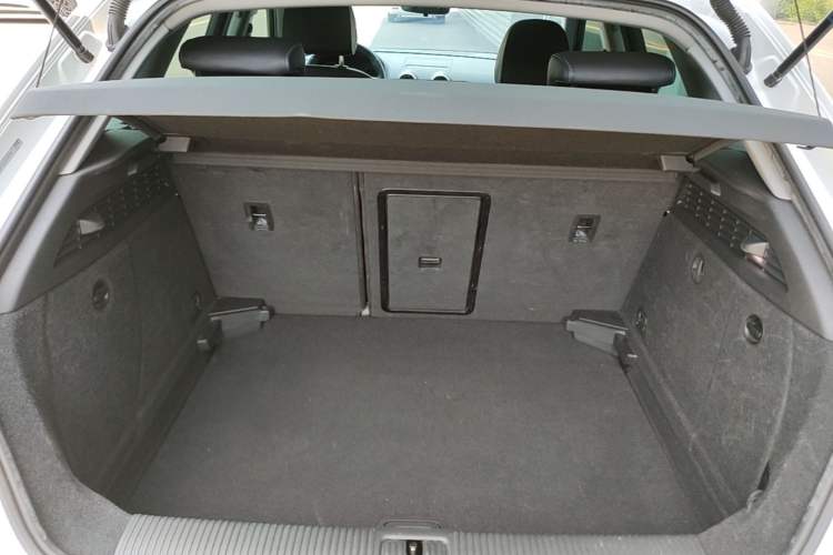 Used Audi A3 2020 Sportback 35 TFSI Fashion Edition China VI Emission Standard Trunk