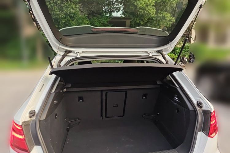 Used Audi A3 2020 Sportback 35 TFSI Fashion Edition China VI Emission Standard Trunk