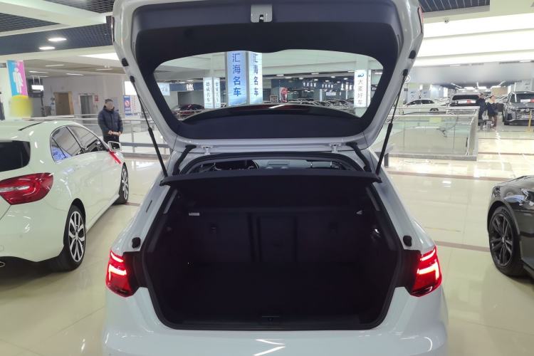 Used Audi A3 2020 Restyled Sportback 35 TFSI Entry-Level China VI Emission Standard Trunk