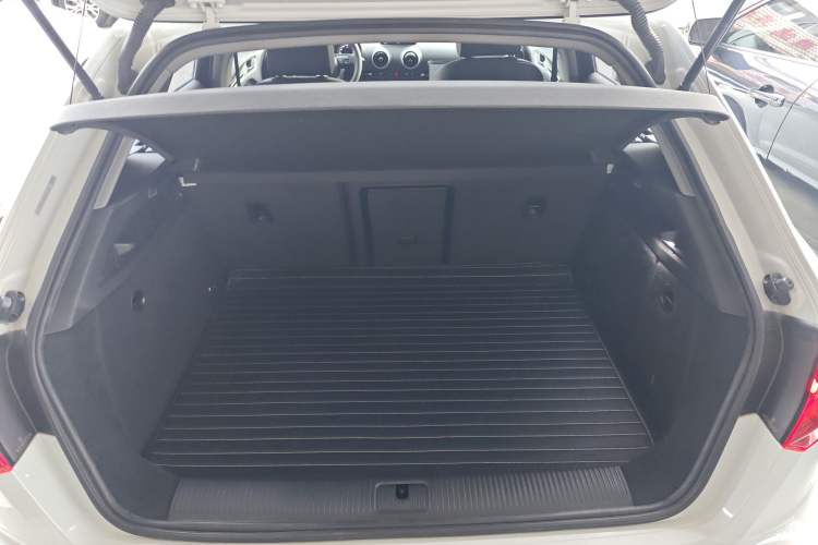 Used Audi A3 2020 Sportback 35 TFSI Fashion Edition China VI Emission Standard Trunk