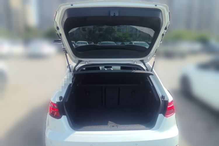 Used Audi A3 2020 Sportback 35 TFSI Fashion Edition China VI Emission Standard Trunk