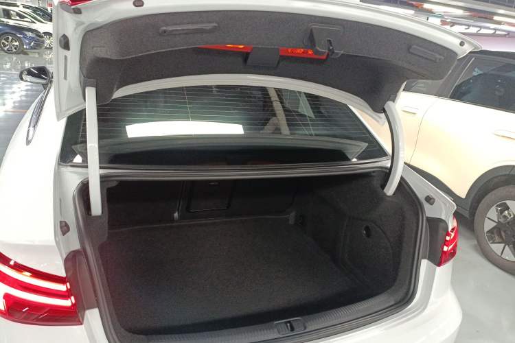 Used Audi A3 2020 Limousine 35 TFSI Ambition China VI Trunk