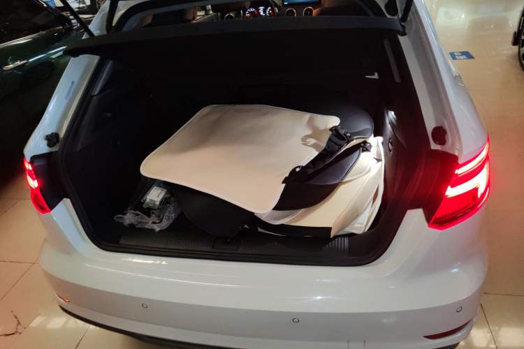 Used Audi A3 2020 Sportback 35 TFSI Fashion Edition China VI Emission Standard Trunk