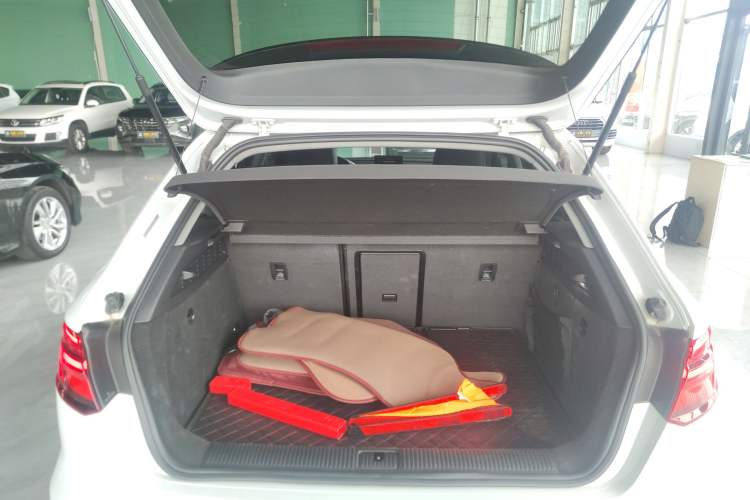Used Audi A3 2020 Restyled Sportback 35 TFSI Entry-Level China VI Emission Standard Trunk