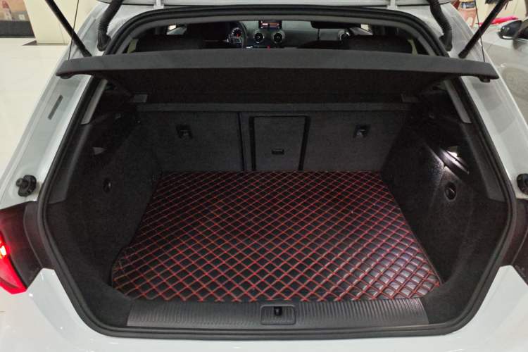 Used Audi A3 2020 Restyled Sportback 35 TFSI Entry-Level China VI Emission Standard Trunk