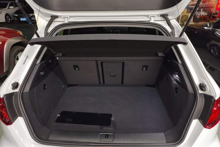 Used Audi A3 2020 Sportback 35 TFSI Fashion Edition China VI Emission Standard Trunk
