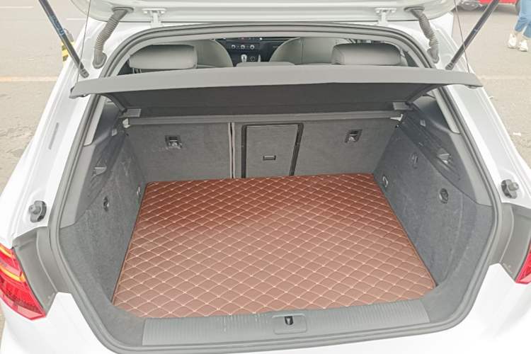 Used Audi A3 2020 Sportback 35 TFSI Fashion Edition China VI Emission Standard Trunk