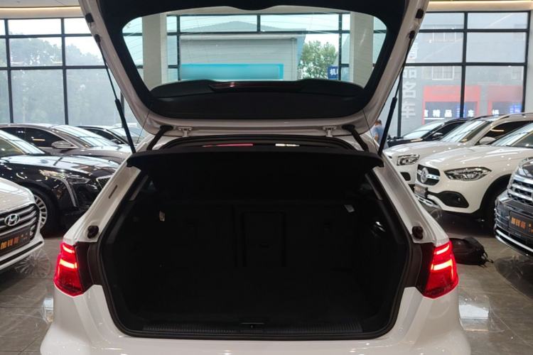 Used Audi A3 2020 Sportback 35 TFSI Fashion Edition China VI Emission Standard Trunk