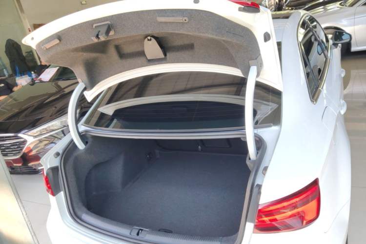 Used Audi A3 2020 Limousine 35 TFSI Fashion Edition China VI Emission Standard Trunk