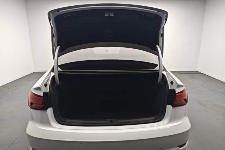 Used Audi A3 2020 Limousine 35 TFSI Ambition China VI Trunk