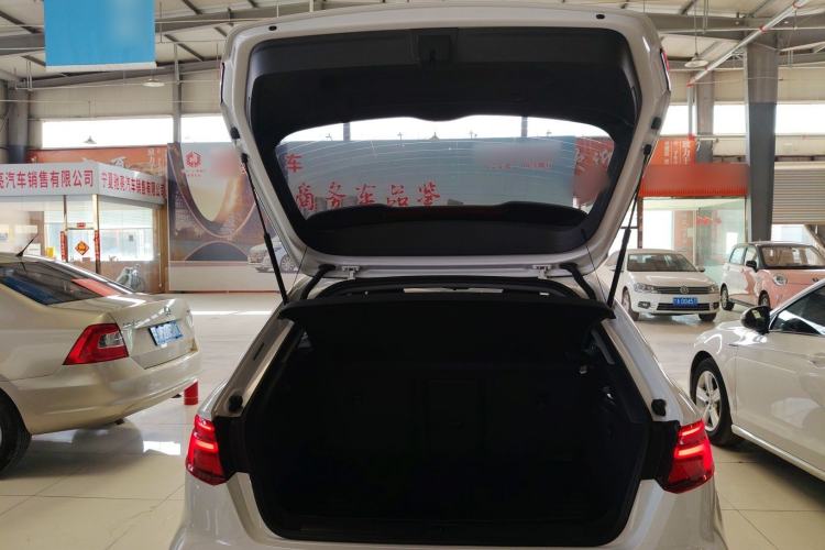 Used Audi A3 2020 Sportback 35 TFSI Fashion Edition China VI Emission Standard Trunk