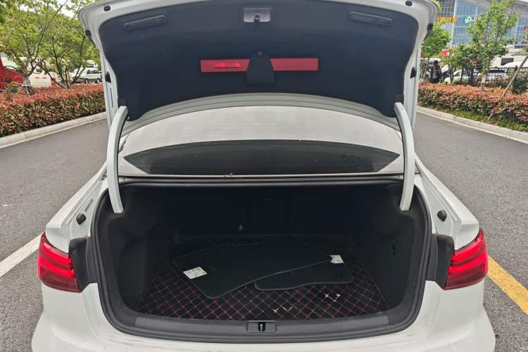 Used Audi A3 2020 Limousine 35 TFSI Fashion Edition China VI Emission Standard Trunk