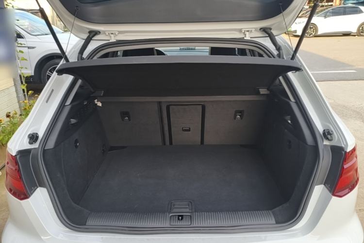 Used Audi A3 2020 Sportback 35 TFSI Fashion Edition China VI Emission Standard Trunk