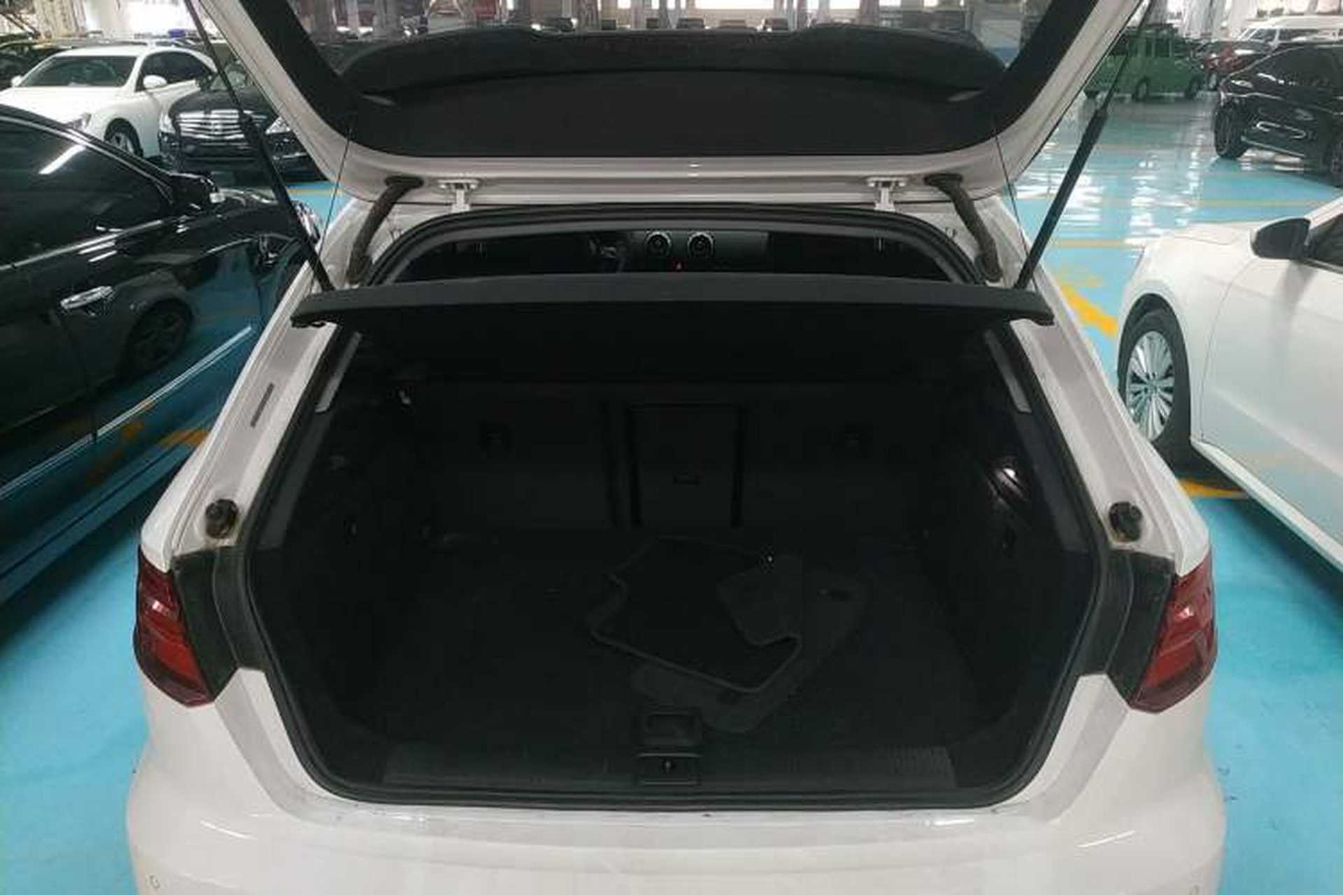 Used Audi A3 2020 Sportback 35 TFSI Fashion Edition China VI Emission Standard Trunk