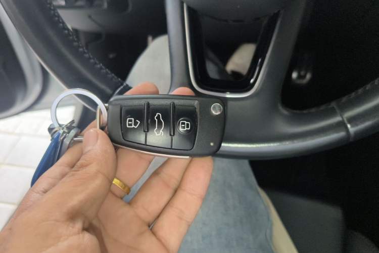 Used Audi A3 2020 Sportback 40 TFSI Style Edition China VI Emission Standard Vehicle Key