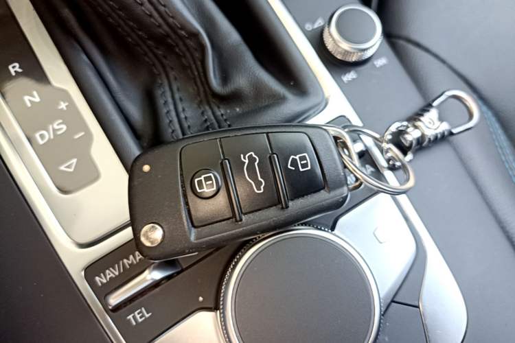 Used Audi A3 2020 Limousine 35 TFSI Fashion Edition China VI Emission Standard Vehicle Key
