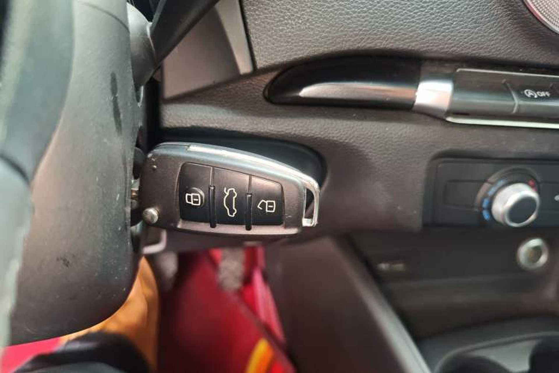 Used Audi A3 2020 Limousine 35 TFSI Fashion Edition China VI Emission Standard Vehicle Key