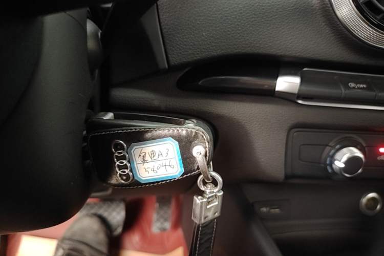 Used Audi A3 2020 Limousine 35 TFSI Fashion Edition China VI Emission Standard Vehicle Key