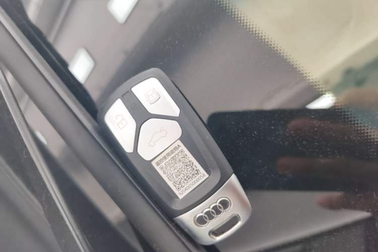 Used Audi A3 2020 Limousine 35 TFSI Fashion Edition China VI Emission Standard Vehicle Key