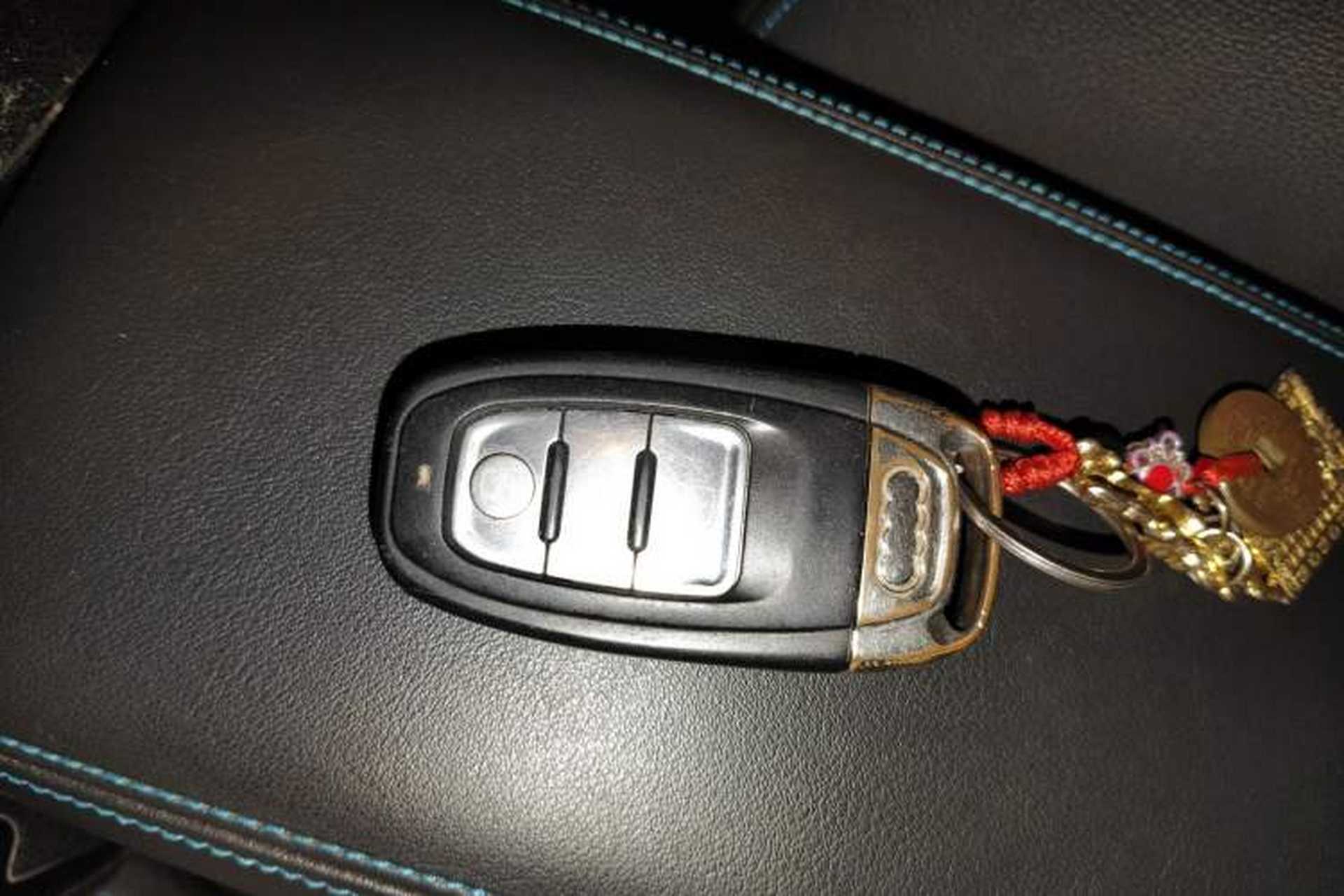 Used Audi A3 2020 Limousine 35 TFSI Fashion Edition China VI Emission Standard Vehicle Key