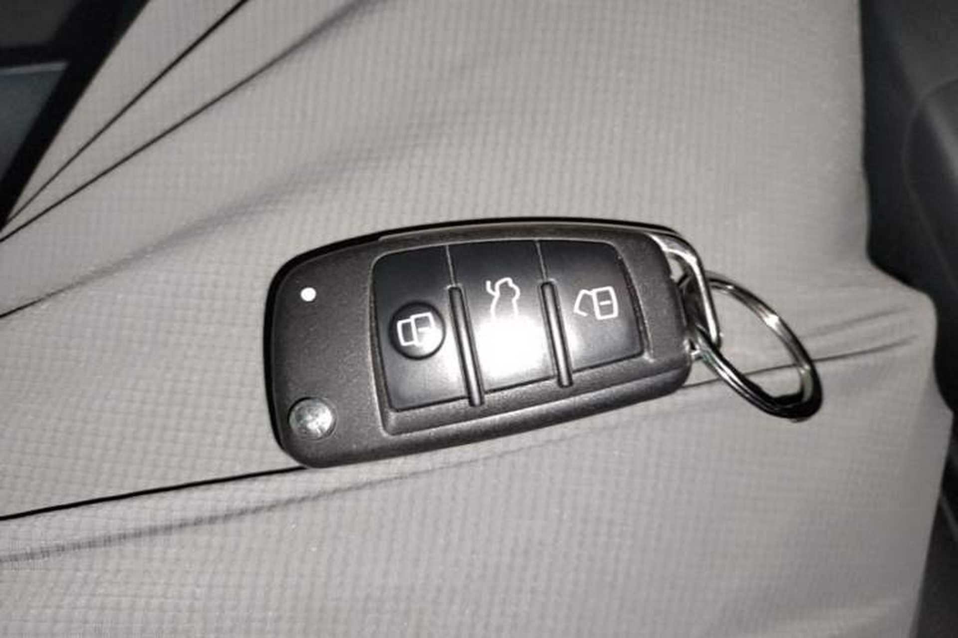 Used Audi A3 2020 Sportback 35 TFSI Fashion Edition China VI Emission Standard Vehicle Key