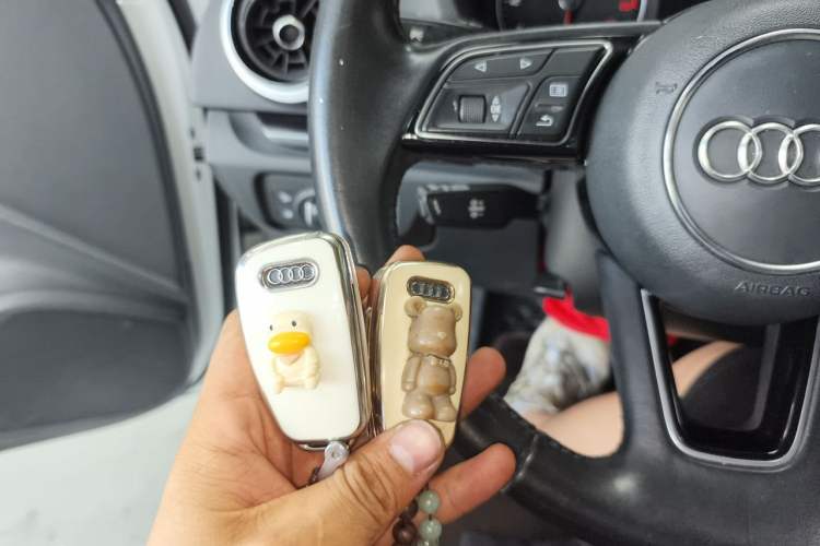 Used Audi A3 2020 Sportback 35 TFSI Fashion Edition China VI Emission Standard Vehicle Key