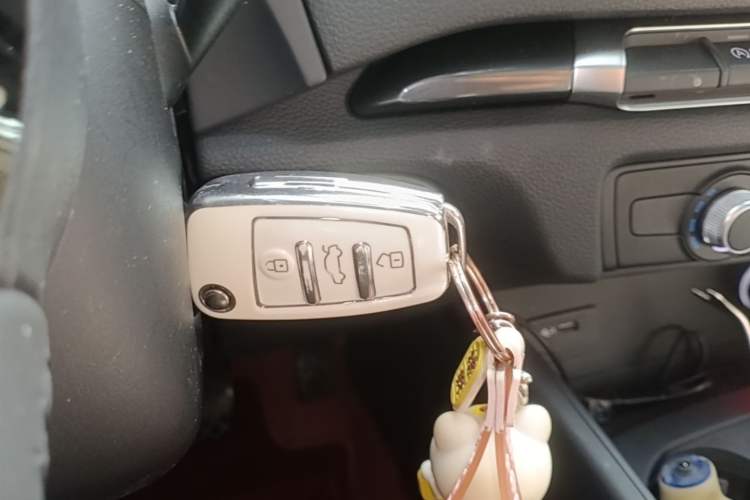 Used Audi A3 2020 Limousine 35 TFSI Fashion Edition China VI Emission Standard Vehicle Key