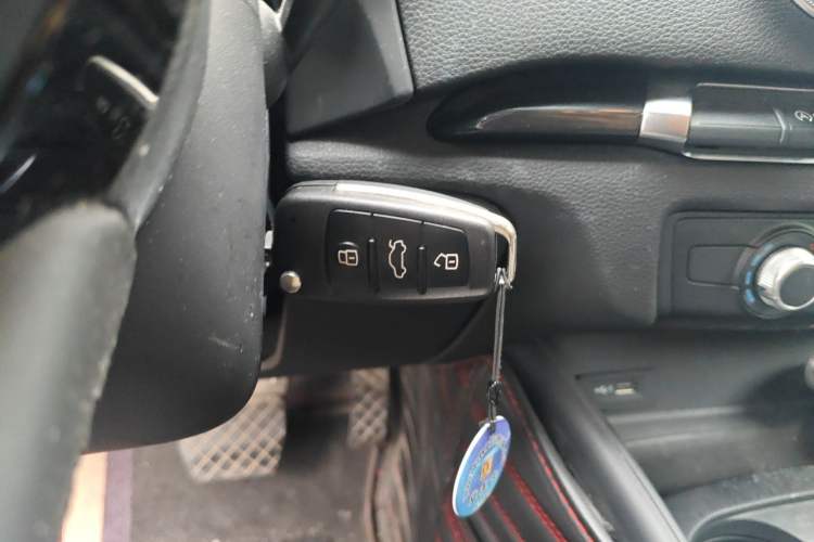 Used Audi A3 2020 Sportback 35 TFSI Fashion Edition China VI Emission Standard Vehicle Key
