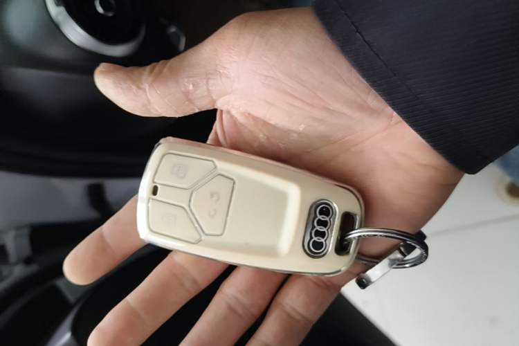 Used Audi A3 2020 Limousine 35 TFSI Fashion Edition China VI Emission Standard Vehicle Key