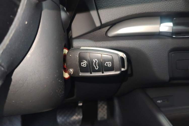 Used Audi A3 2020 Restyled Sportback 35 TFSI Entry-Level China VI Emission Standard Vehicle Key
