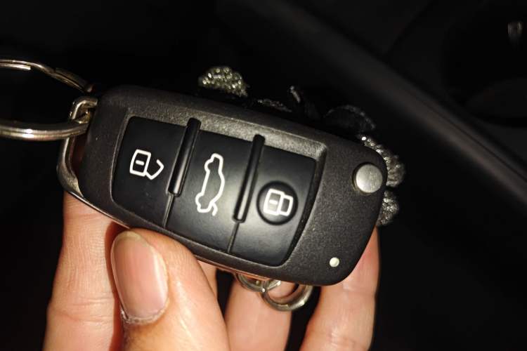 Used Audi A3 2020 Sportback 35 TFSI Fashion Edition China VI Emission Standard Vehicle Key