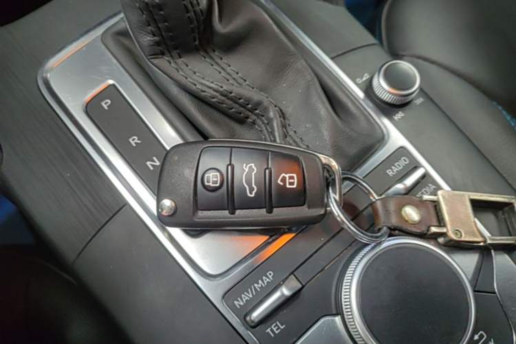 Used Audi A3 2020 Sportback 35 TFSI Fashion Edition China VI Emission Standard Vehicle Key