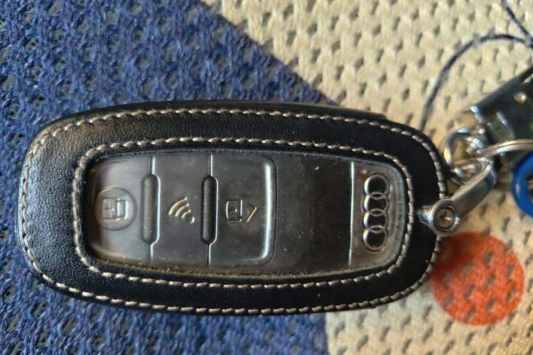 Used Audi A3 2020 Sportback 35 TFSI Fashion Edition China VI Emission Standard Vehicle Key