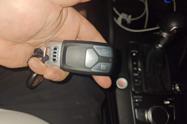 Used Audi A3 2020 Limousine 35 TFSI Fashion Edition China VI Emission Standard Vehicle Key