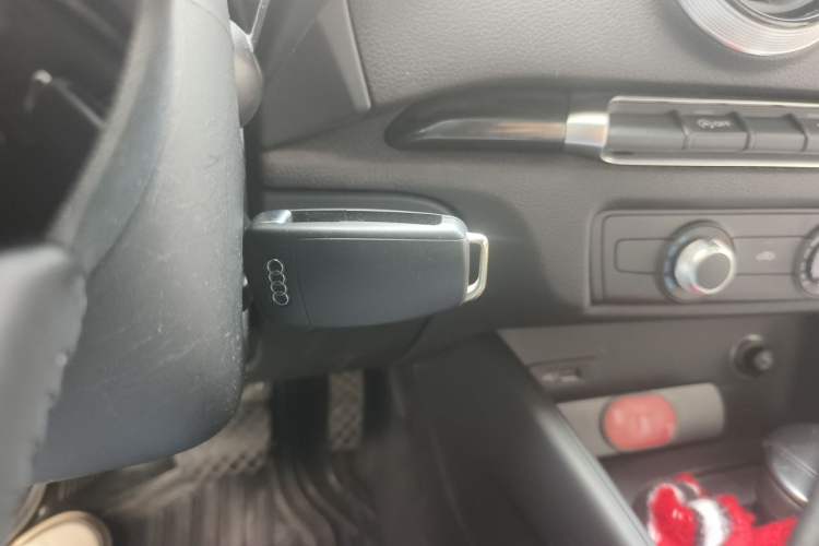Used Audi A3 2020 Limousine 35 TFSI Fashion Edition China VI Emission Standard Vehicle Key