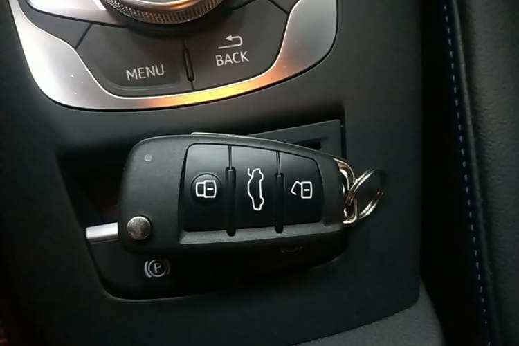 Used Audi A3 2020 Limousine 35 TFSI Fashion Edition China VI Emission Standard Vehicle Key