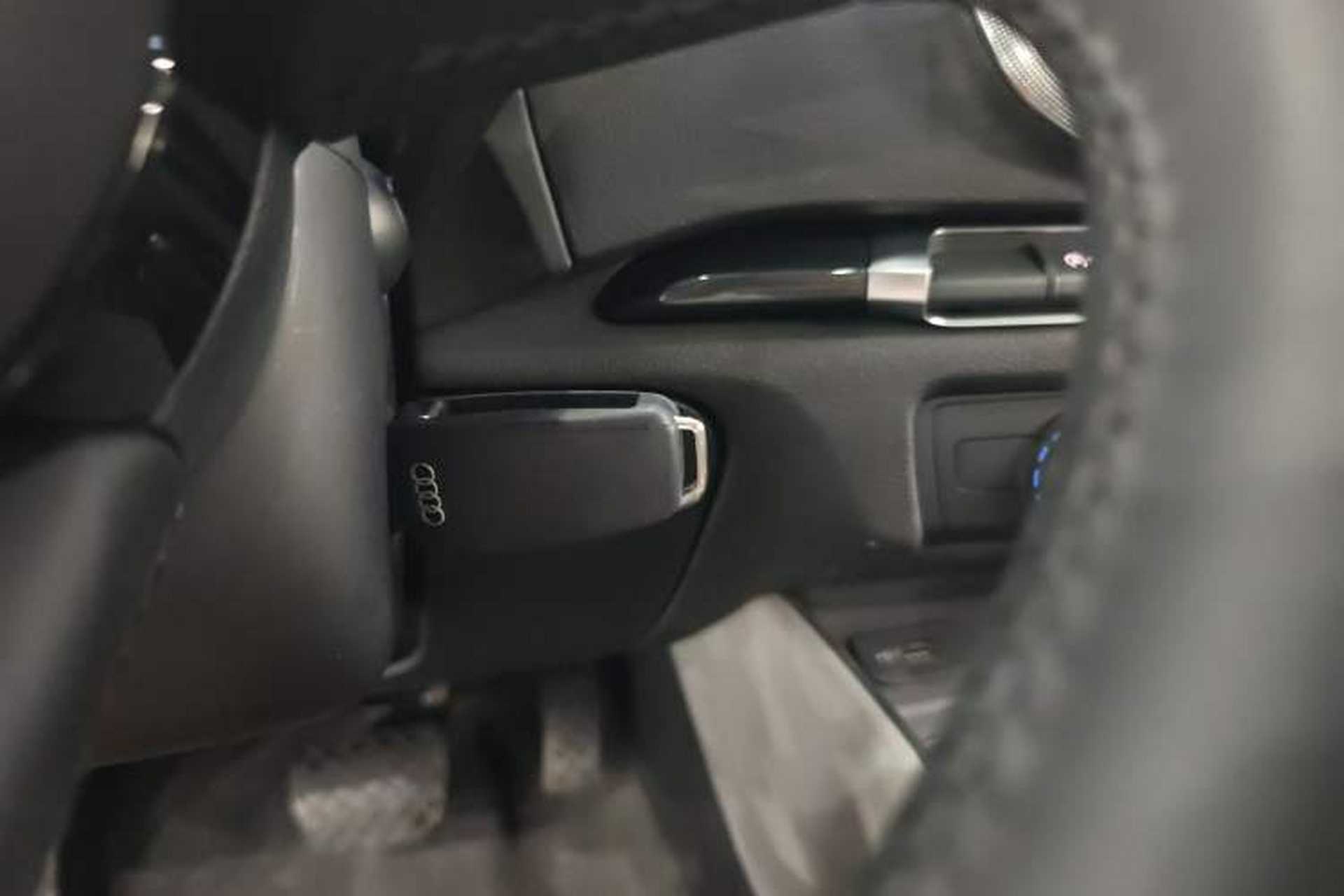 Used Audi A3 2020 Limousine 35 TFSI Fashion Edition China VI Emission Standard Vehicle Key