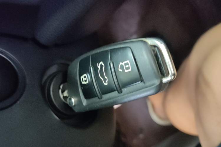 Used Audi A3 2020 Restyled Limousine 35 TFSI Ambition Version China VI Vehicle Key