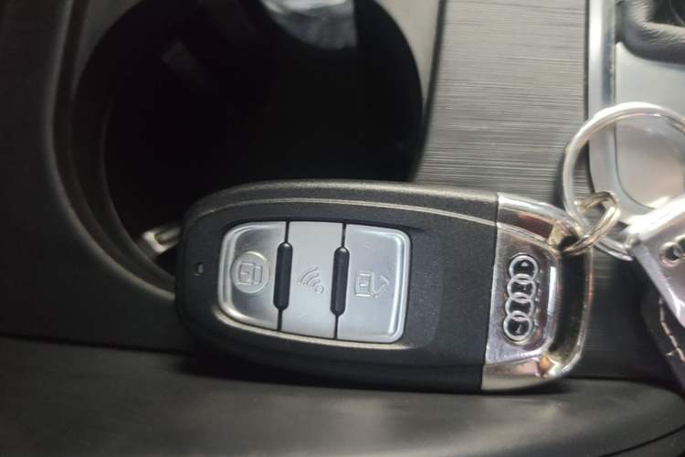 Used Audi A3 2020 Limousine 35 TFSI Fashion Edition China VI Emission Standard Vehicle Key