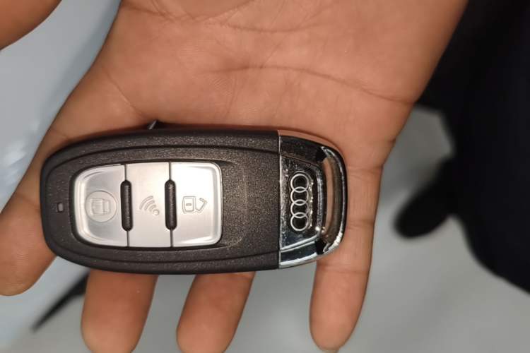Used Audi A3 2020 Limousine 35 TFSI Fashion Edition China VI Emission Standard Vehicle Key