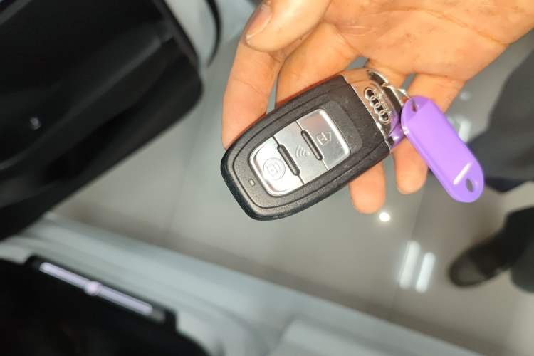 Used Audi A3 2020 Limousine 35 TFSI Fashion Edition China VI Emission Standard Vehicle Key