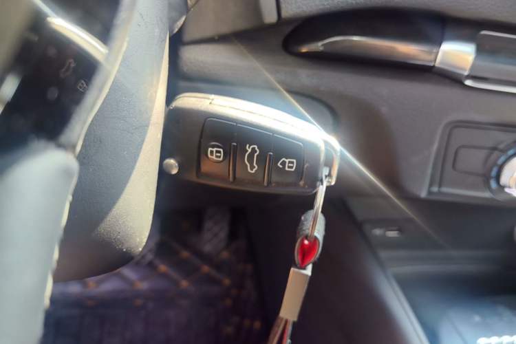 Used Audi A3 2020 Sportback 35 TFSI Fashion Edition China VI Emission Standard Vehicle Key