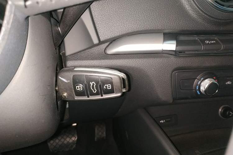 Used Audi A3 2020 Limousine 35 TFSI Ambition China VI Vehicle Key